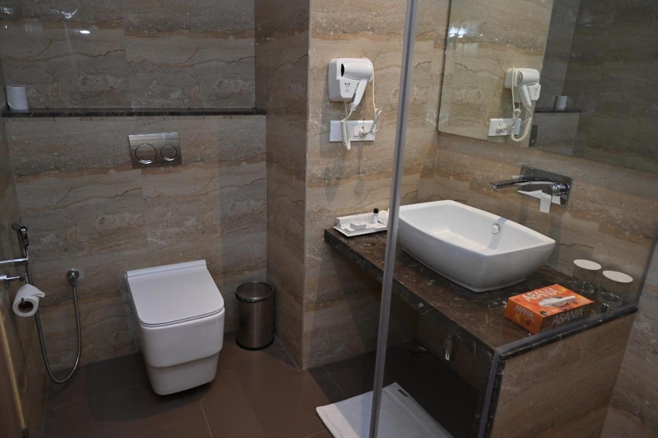A One Hotels By Ventus Hotels & Resorts- Delhi Airport New Delhi Extérieur photo